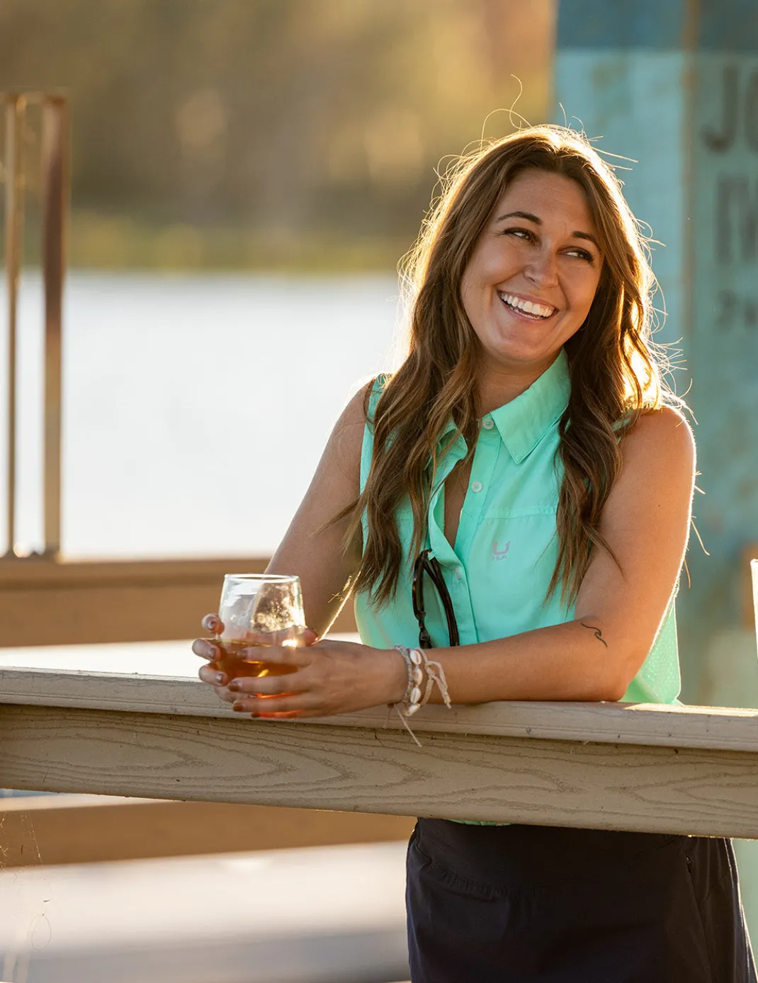 Womens Sleeveless Tide Point Button-Down